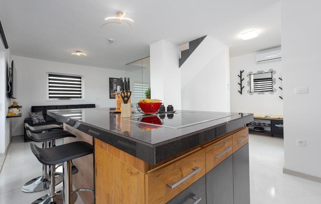 Luxurioeses Penthouse Welle Mit Whirlpool, Grill Und Meerblick Vir Exteriér fotografie