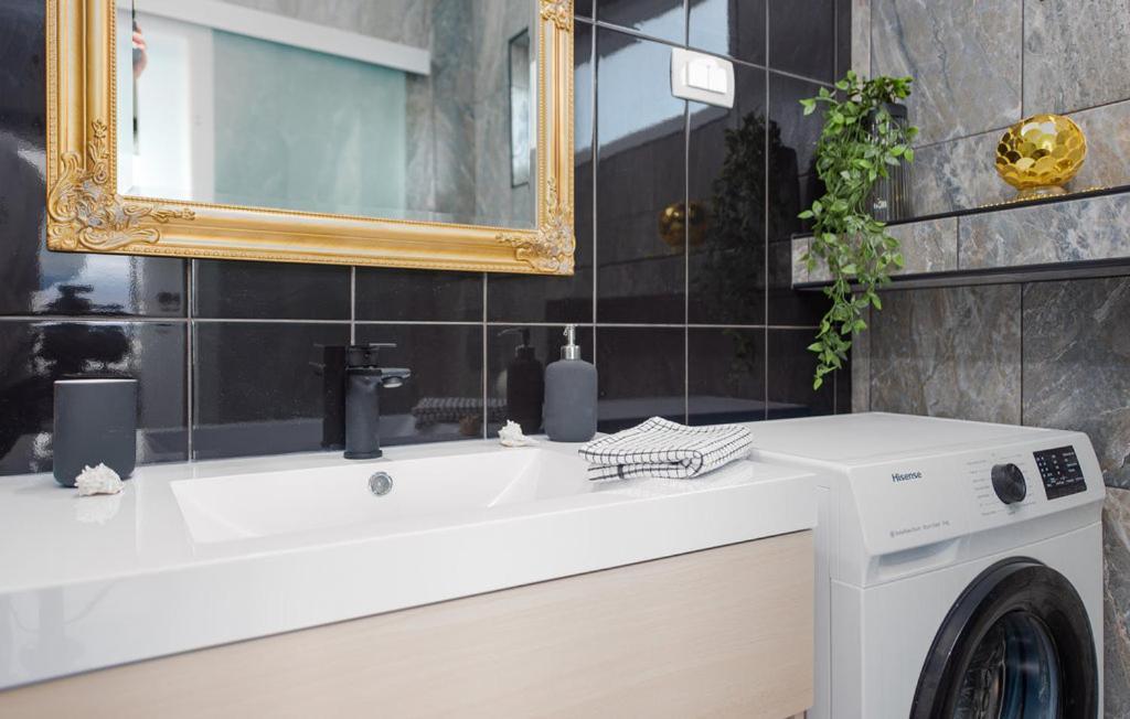 Luxurioeses Penthouse Welle Mit Whirlpool, Grill Und Meerblick Vir Exteriér fotografie